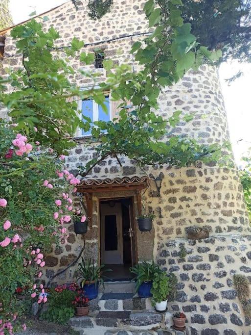 Gite Le Rocher Du Chateau De Retourtour Lamastre Luaran gambar