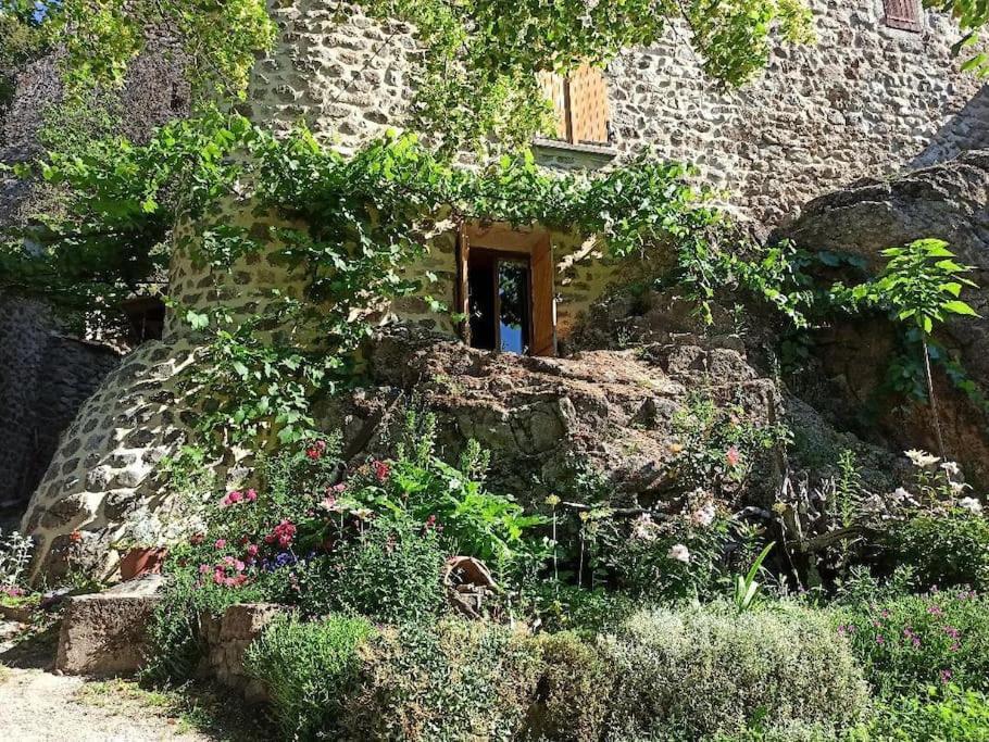 Gite Le Rocher Du Chateau De Retourtour Lamastre Luaran gambar
